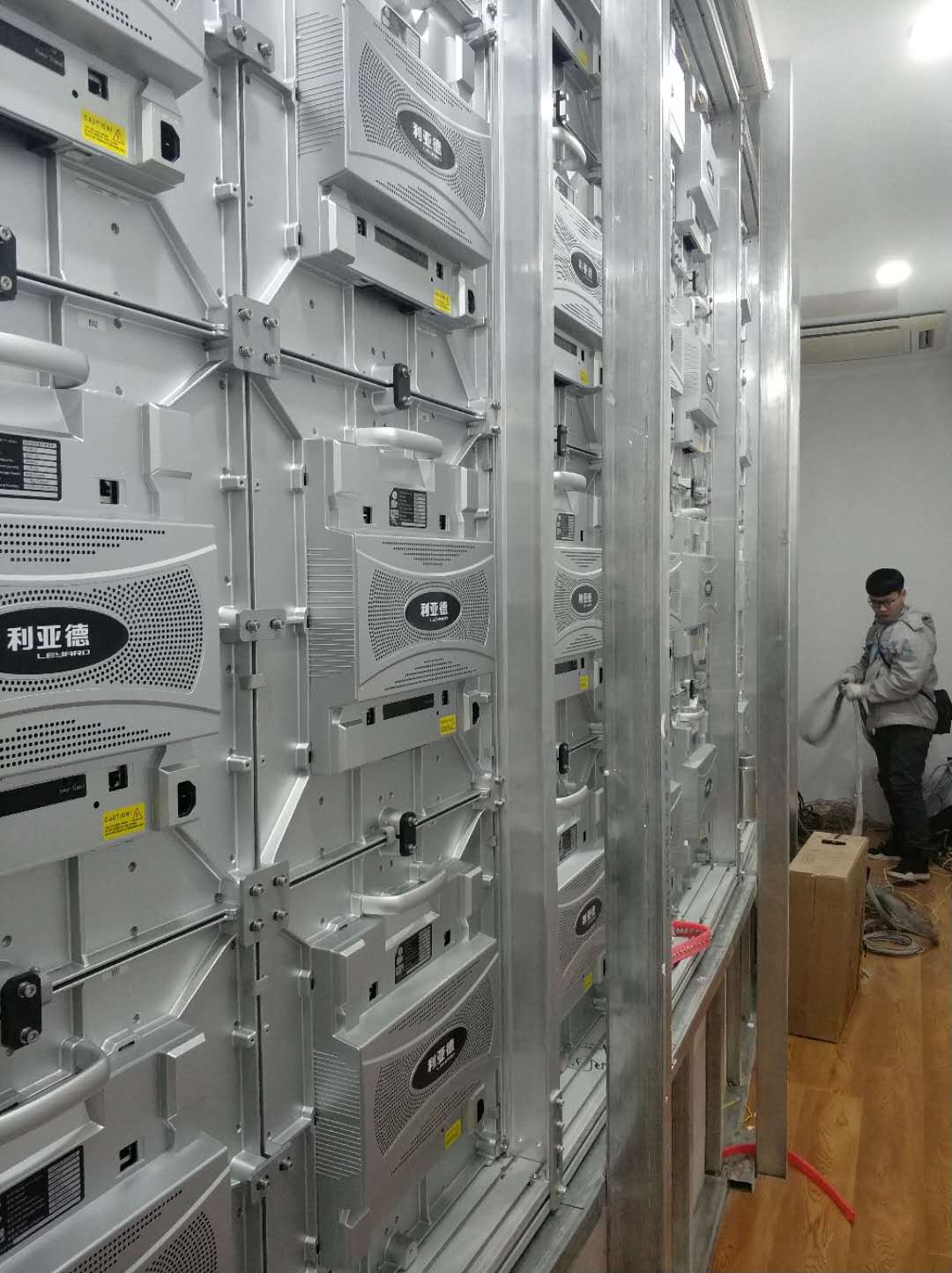 青島陸達投資有限公司監(jiān)控、LED屏及公共廣播項目